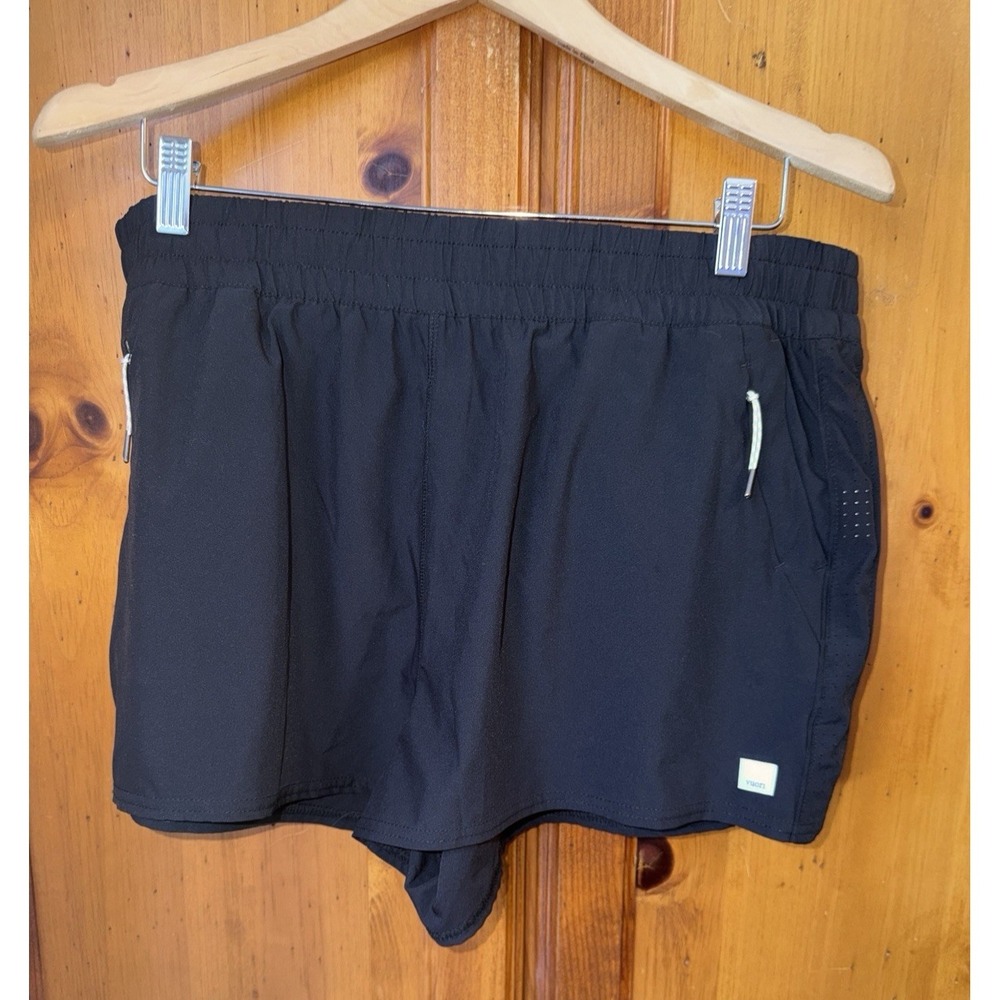 Vuori Dash Women's XXL 2XL Black 2.5" Shorts VW367 Casual Active Running Yoga